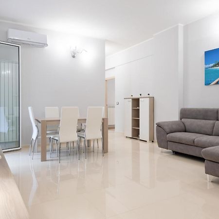 Modern Flat 250 Mt From The Sea - Albissola Marina Apartment Luaran gambar